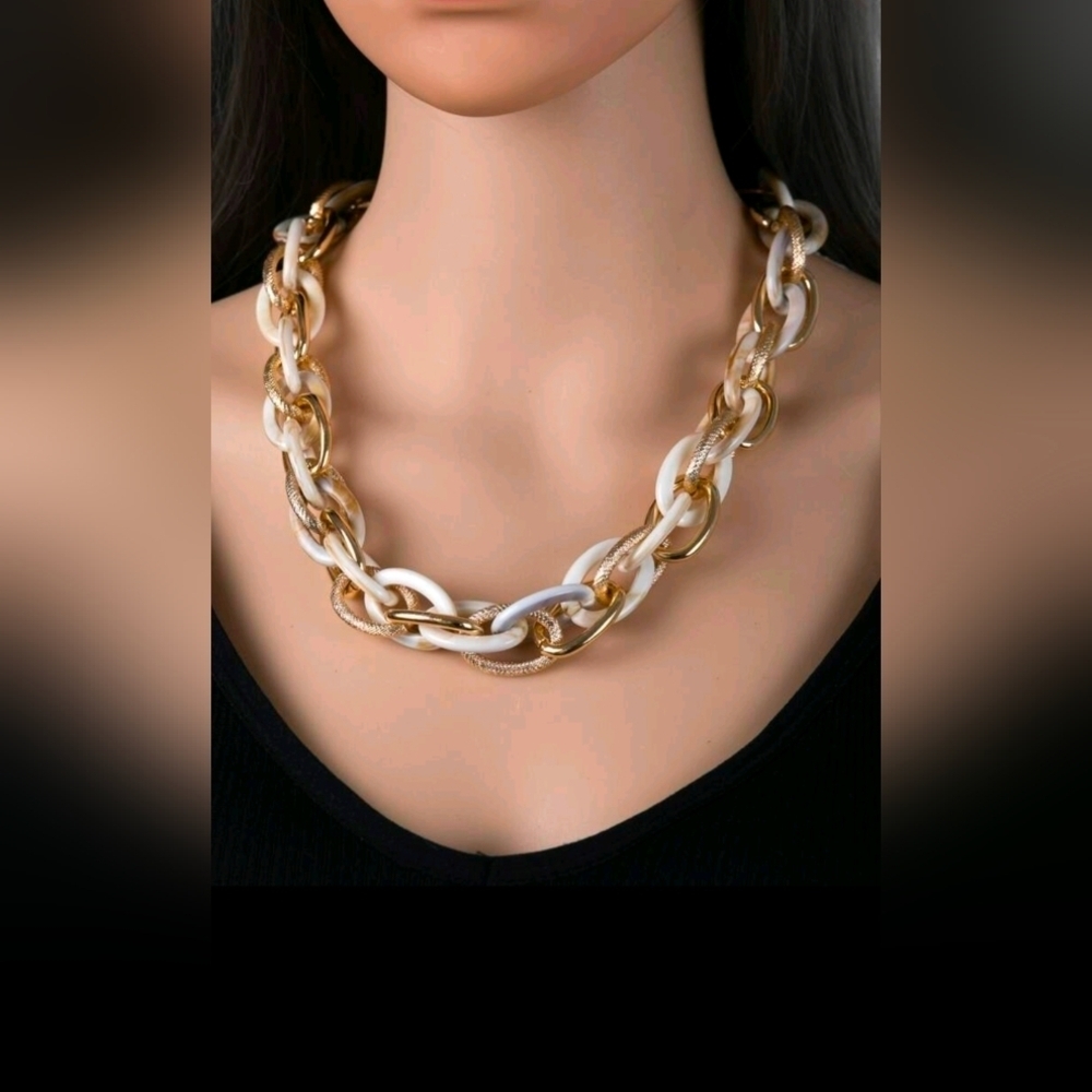 Fashion Jewelry Gold and White Link Necklace